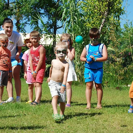 فندق Zena كمر